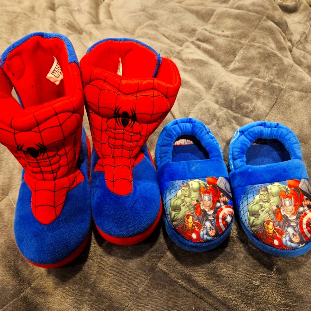 Set of 2 -Marvel Spiderman boot slippers & Avengers size 9/10
